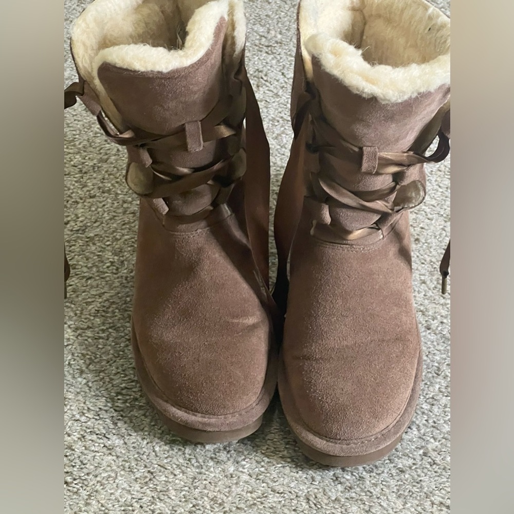 Bearpaw boots with fur